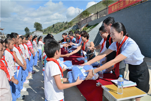  p>娜姑镇位于 a target="_blank" href="/item/会泽县/704089" data