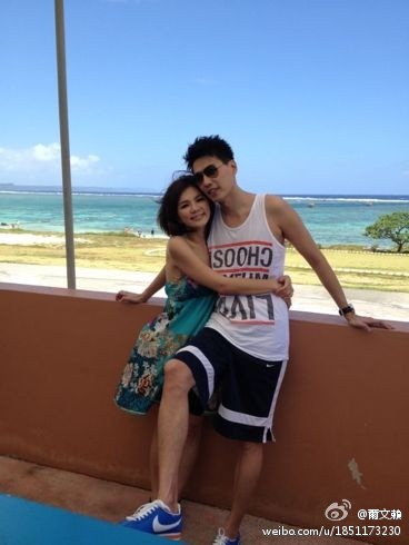  p>任家萱(selina),1981年10月31日出生于台湾省台北市,中国台湾女