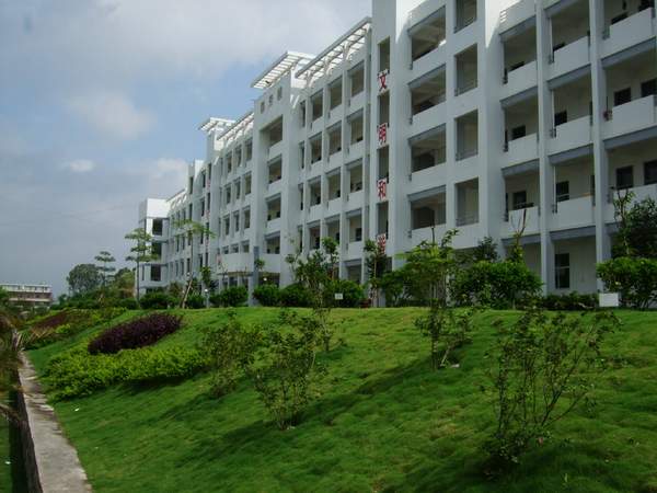 揭东县玉湖中学