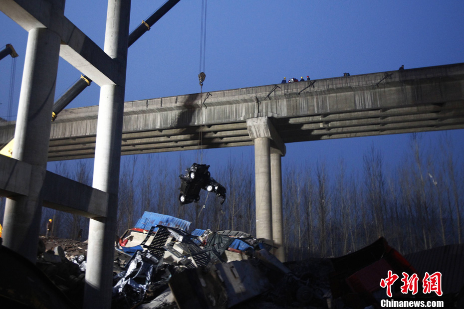  p data-id="gnzropmoni">河南义昌大桥坍塌事故是指2013年2月1日上午