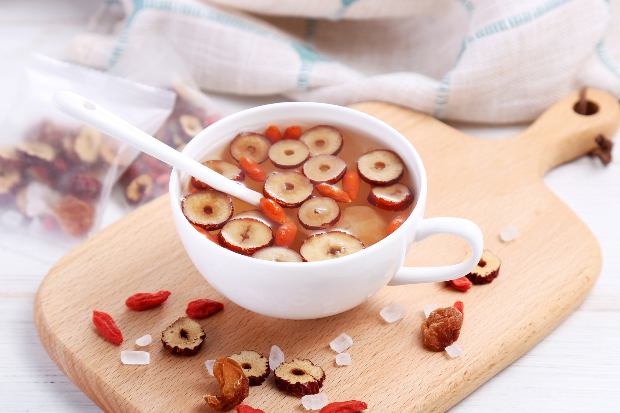 桂圆红枣枸杞茶