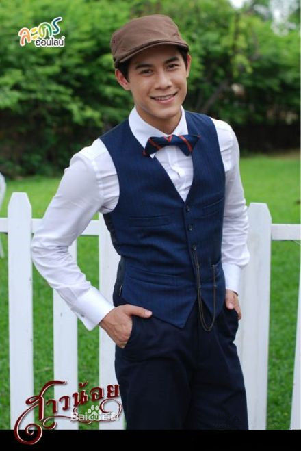 小女孩》是由 a href="#" data-lemmaid="1983230">颂恩·宋帕山 /a>