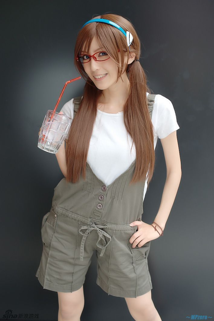  /p> p>她cos 了众多日本动漫人物形象 ,每个动漫形象都深入人心.