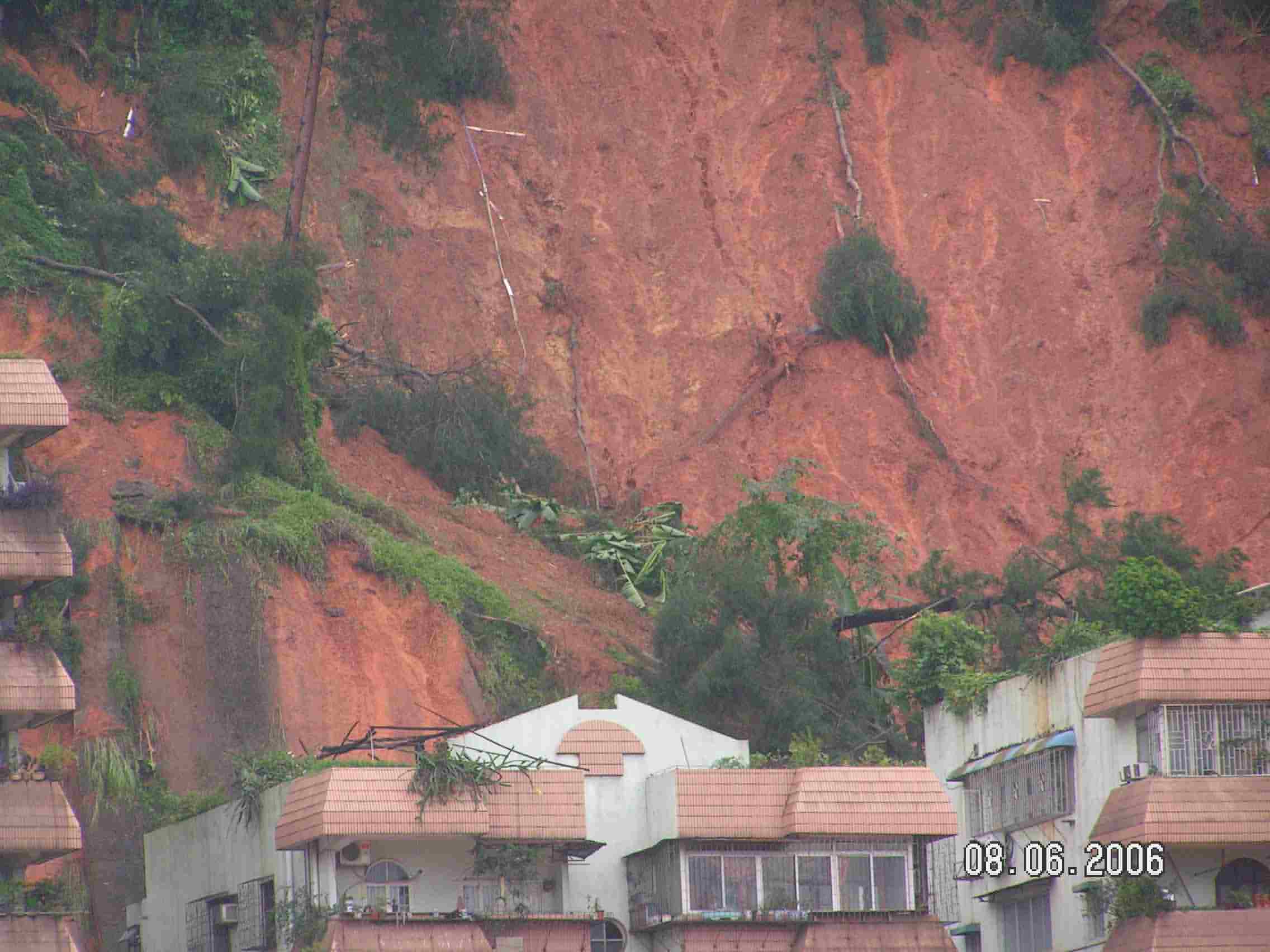  p>滑坡是指斜坡上的土体或者岩体,受河流冲刷, a target="_blank"