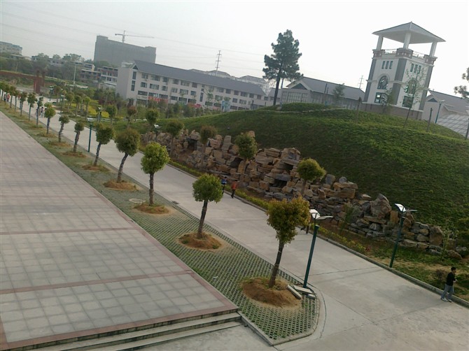 鄂州市吴都中学