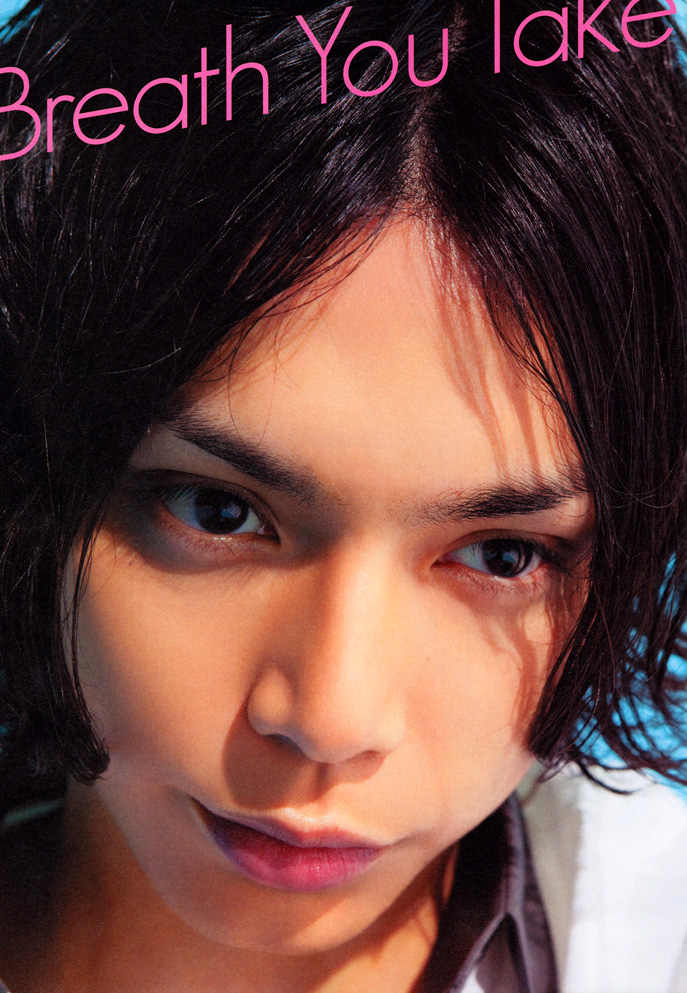  p>水岛宏,本名"齐藤智裕",1984年4月13日出生于日本东京.