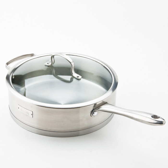  p>不锈钢锅,是由于在这类钢中含有一定量的铬合金元素,能使钢材表面