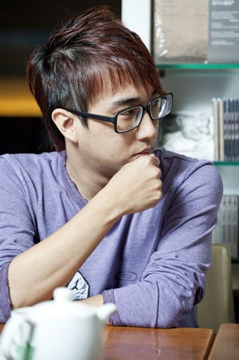 22055325" data-lemmaid="22055325">hush /a> /i> i>) /i>,鼓手谢曜