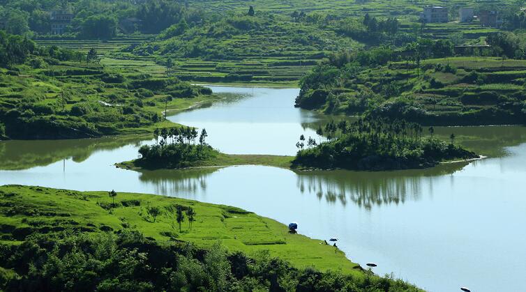  p>黄家坝水库位于邵东市 a target="_blank" href="/item/九龙岭