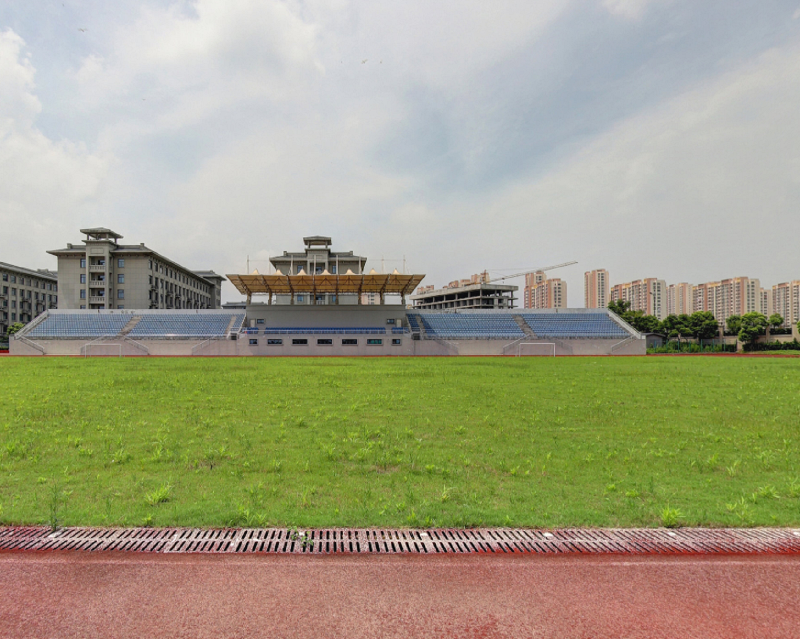  p>江苏航空职业技术学院(简称江苏航院)是经 a href="#" data-lemma