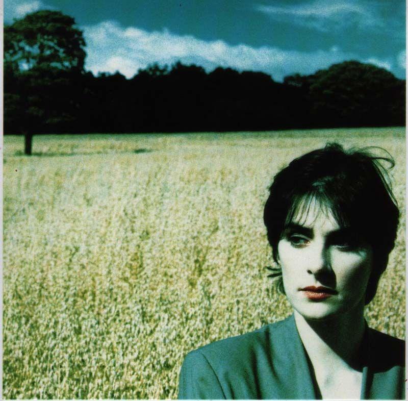  p>恩雅,本名eithne patricia ní bhraonáin,1961年出生于爱尔兰