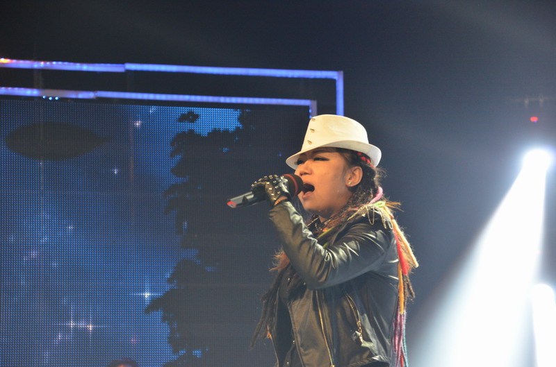  p data-id="go0ixceiw9">徐淼,艺名:徐艺菲.职业:歌手,主持.