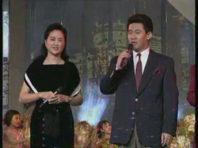 是中央电视台制作播出的公益晚会,主持人是王红蕾, a target="_blank"