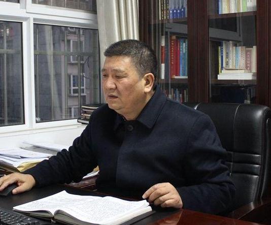  p>徐平,男,汉族,58岁,安康市汉滨区初级中学校长. /p>