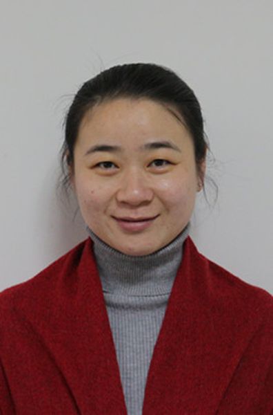  p>杨娟,女,汉族,1979年6月生,湖南长沙人,1998年9月参加工作,2002年6