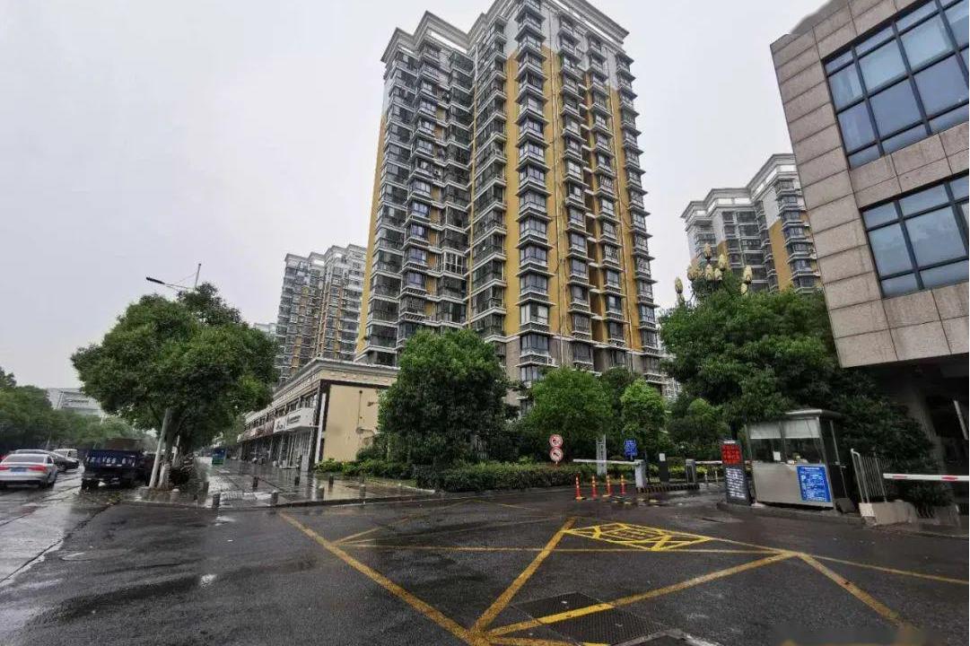  p>百家湖西花园伦敦城位于南京市江宁百家湖,由 a target="_blank"