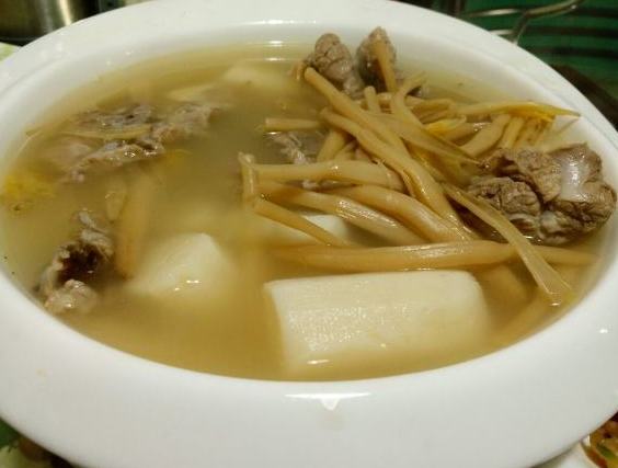 黄花菜生地莲藕汤