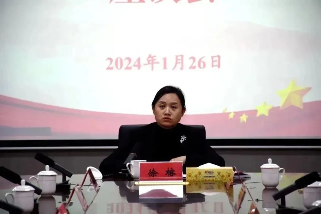  /p> p data-id="tlskdxwvr8pc">现任南平市光泽县委常委,组织部部长.