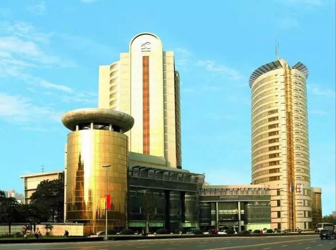  p>西安金花豪生国际大酒店 金花豪生国际大酒店位于市中心,交通便利.