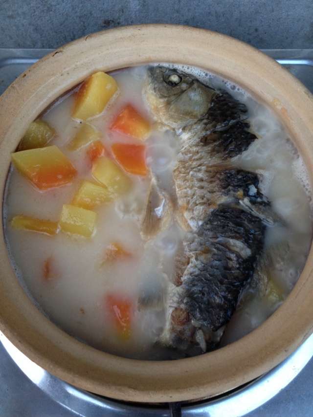 木瓜炖鲤鱼