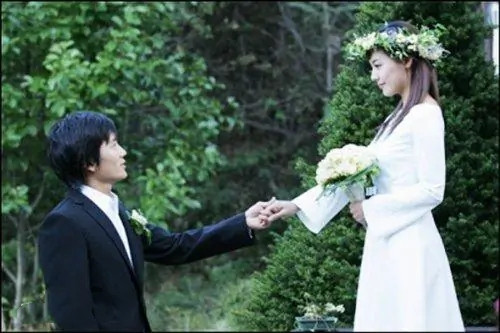 他受了重伤并患了 a target="_blank" href="/item/失忆症">失忆症 /a