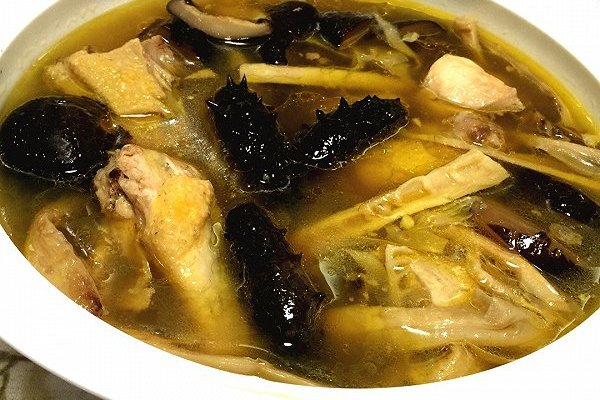土鸡海参汤