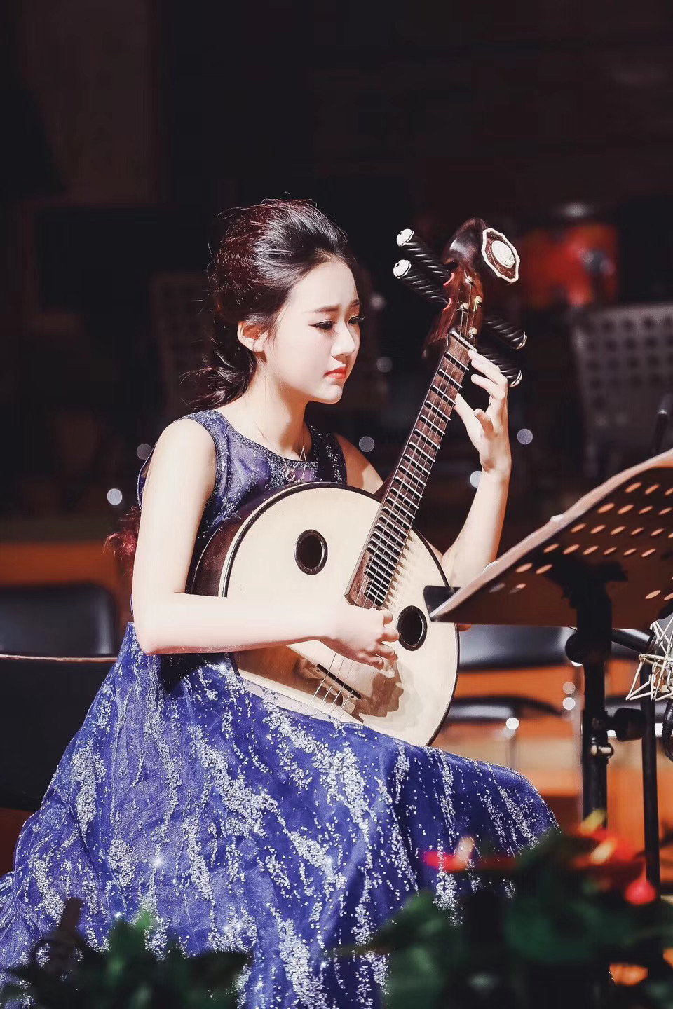 data-id="gnx6gzzhj0">薛淼,青年阮演奏家,四岁半随钟慧老师学习钢琴