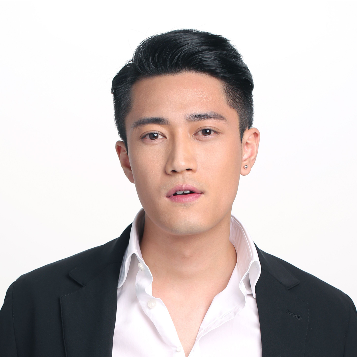 雄少扮演角色