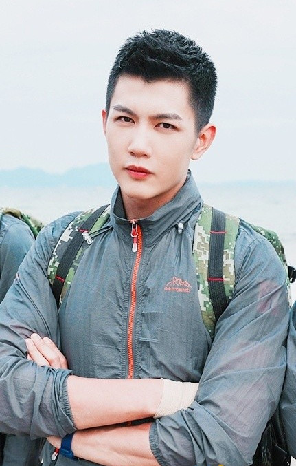 p>李昕哲,1995年2月20日出生于辽宁省铁岭市,毕