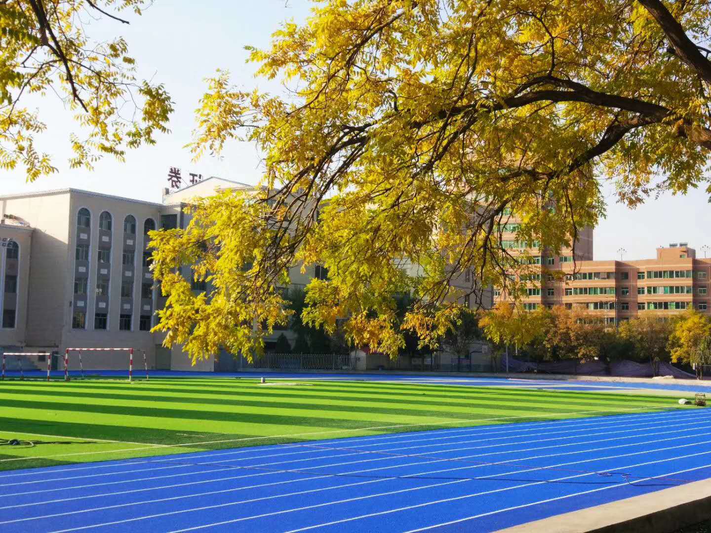 张掖甘州,丝路明珠.二中雄踞甘州东南,位置得天独厚,天时地利人和.