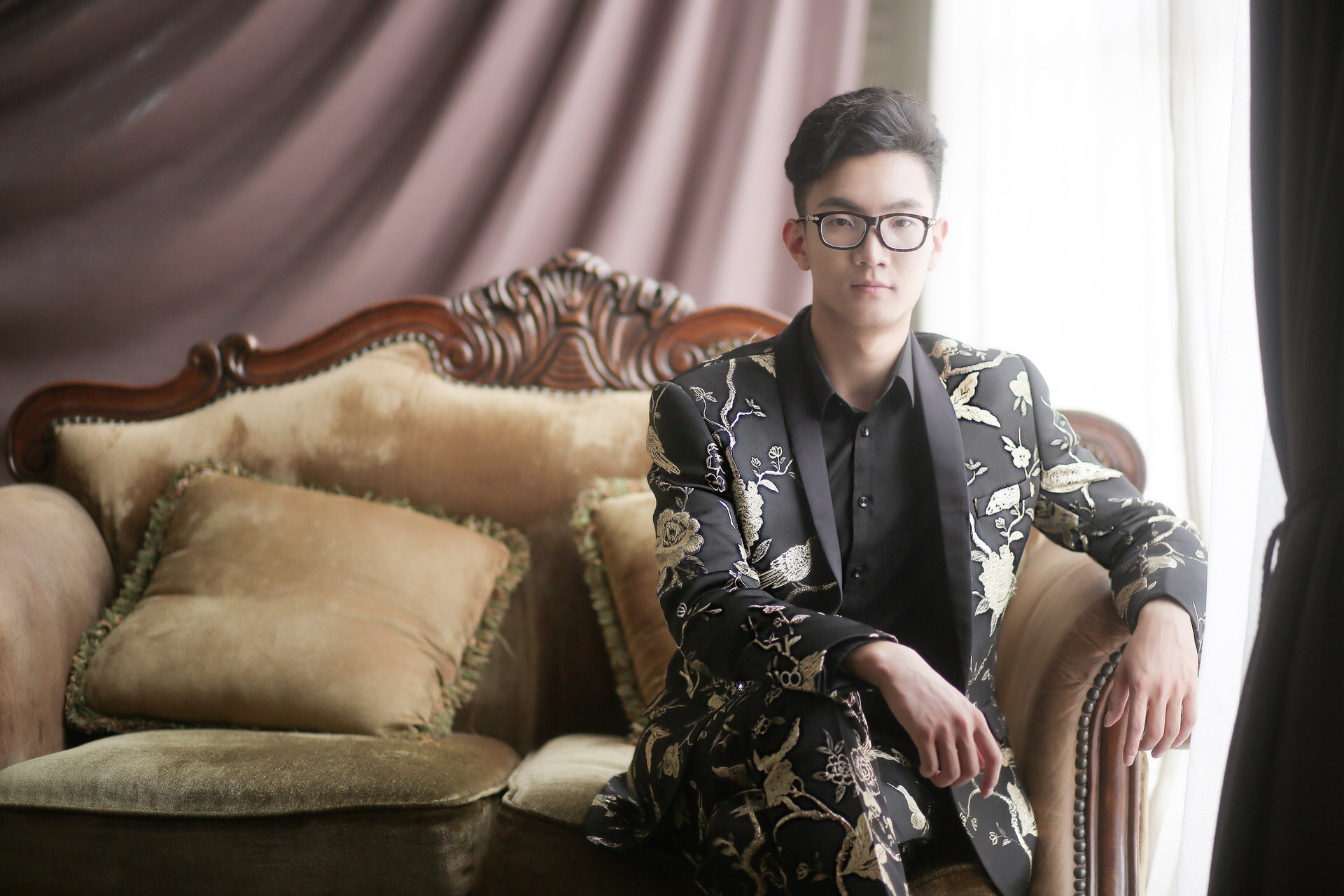  p>《忠实嘉宾》是刘博文于2017年10月份发行的首张个人ep,共收录了