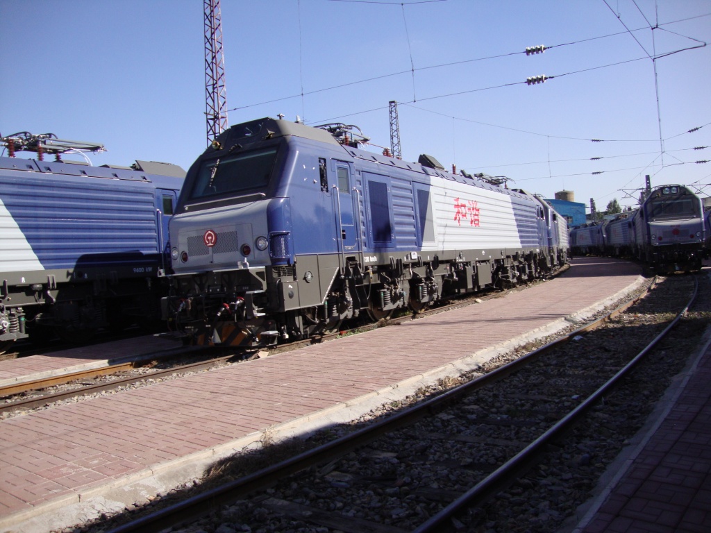  p data-id="gnwm6my107">和谐2c型大功率交流传动电力机车是中国北车