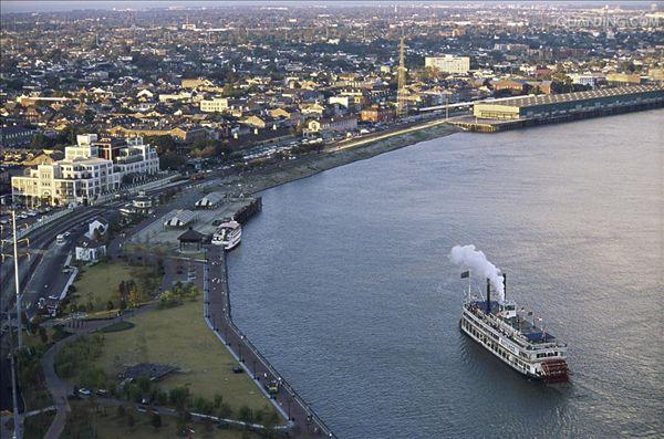  p>密西西比河(英语:mississippi river)是美国最大的河流,是世界第四