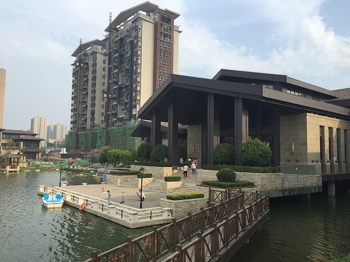  p>雁鸣墅语位于西安市咸宁路与浐河西路什字南雁鸣湖畔,是西安市浐灞