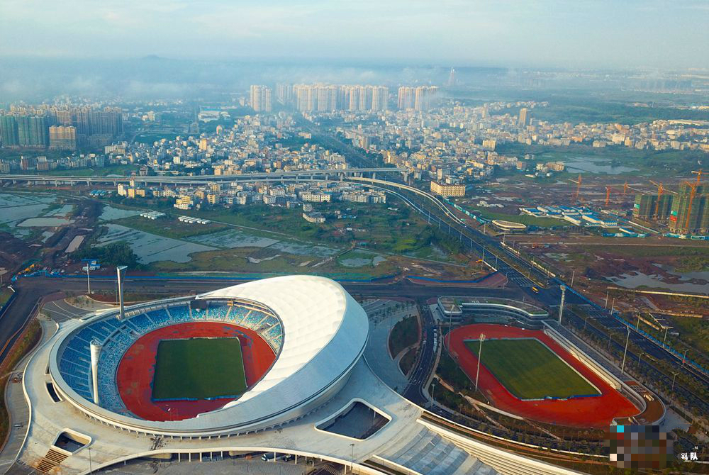 中心 /a>位于海南省海口市中心组团和长流组团连接地带,用地面积287