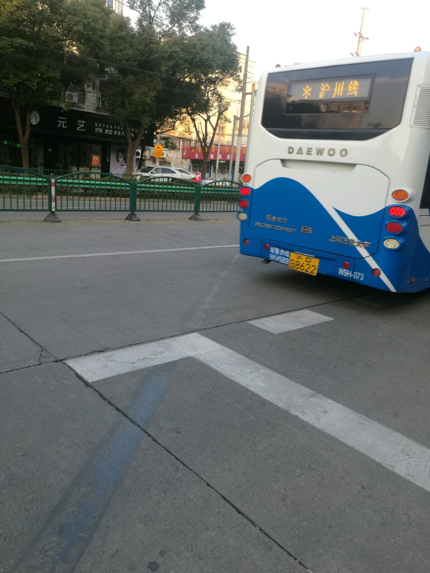  p>沪川线是上海浦东金高公交公司管理的一条老牌公交线(由上川铁路