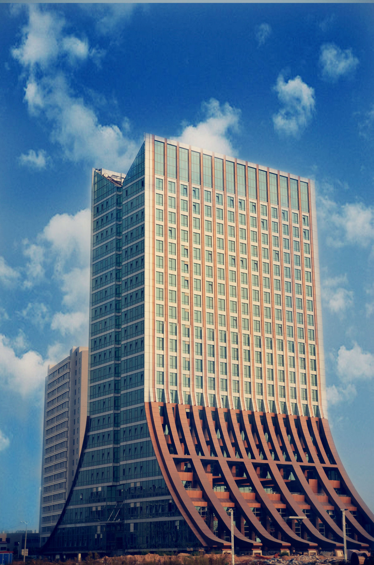  p>中原文化艺术学院始建于2010年,河南重点建设艺术院校位于 a href=