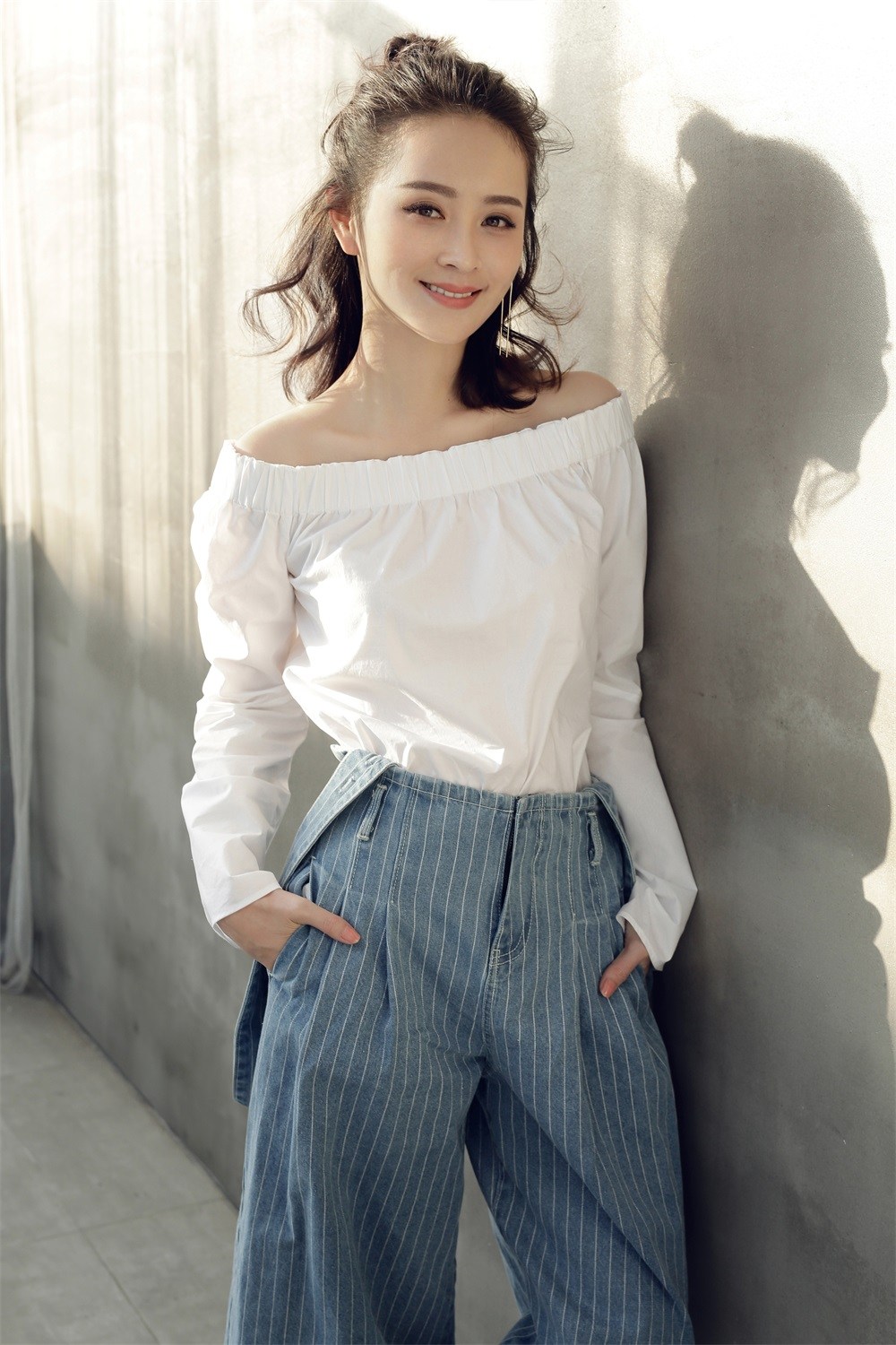  p>邓莎,1985年12月8日出生于湖南株洲,中国内地女演员.