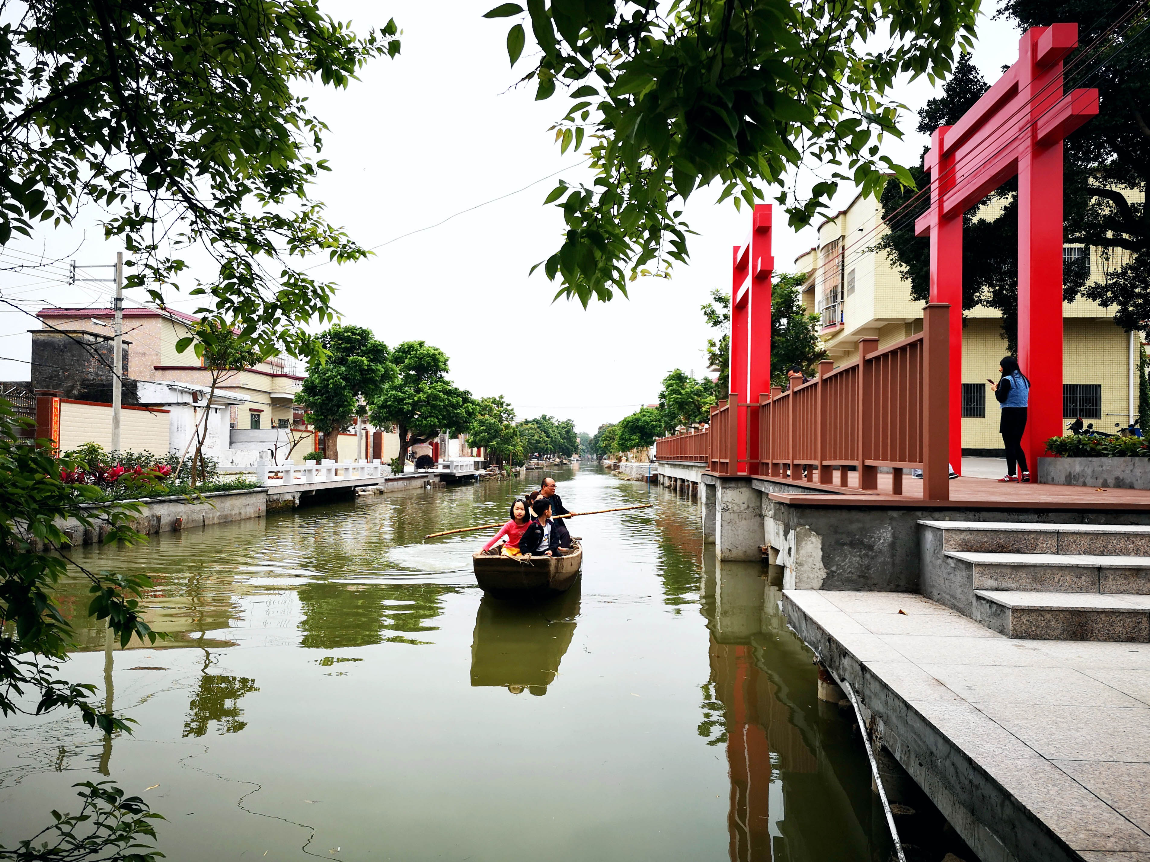  p>睦洲镇南安村位于睦洲镇东北面,地理位置优越,交通便利,睦洲大道