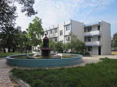  p data-id="gn828mt5j7">四川省隆昌县第三中学,简称:隆昌三中,位于