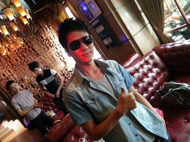  p>吴小龙,影视演员,1988年生于 a target="_blank" href="/item/海南