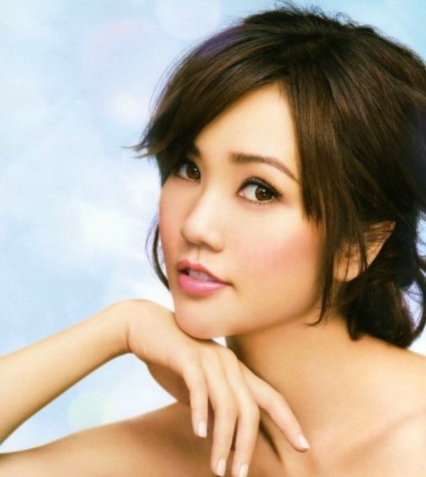 《钟无艳》是 a target="_blank" href="/item/谢安琪/3130282" data