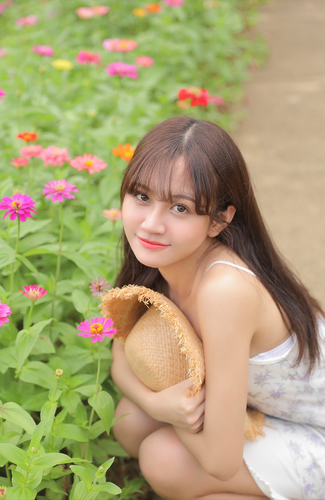 data-id="gns0j6eed5">张昕,1995年10月19日出生于中国广东,歌手,演员