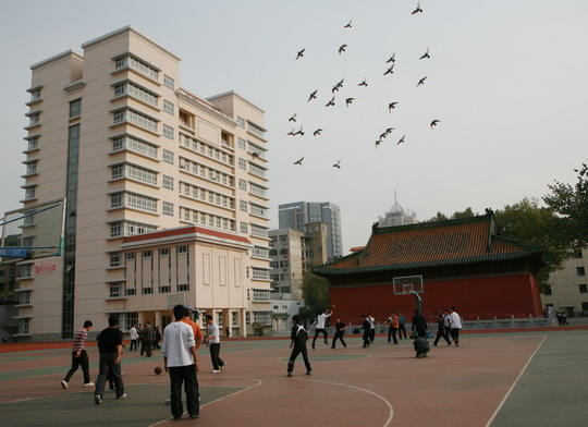  p>徐州市第二中学位于江苏省徐州市府学路1 span class="ref" data