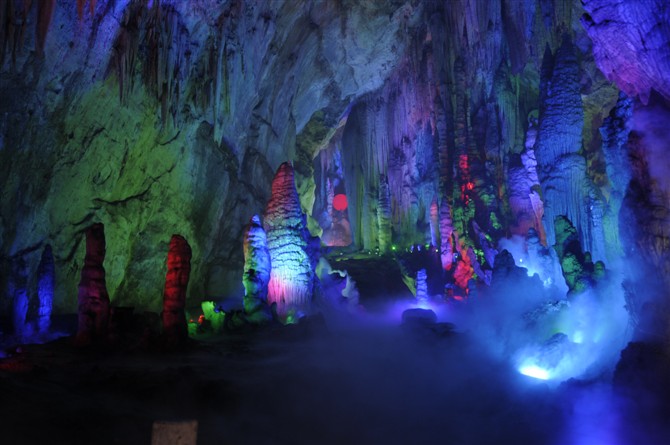 铜仁市松桃潜龙洞旅游景区