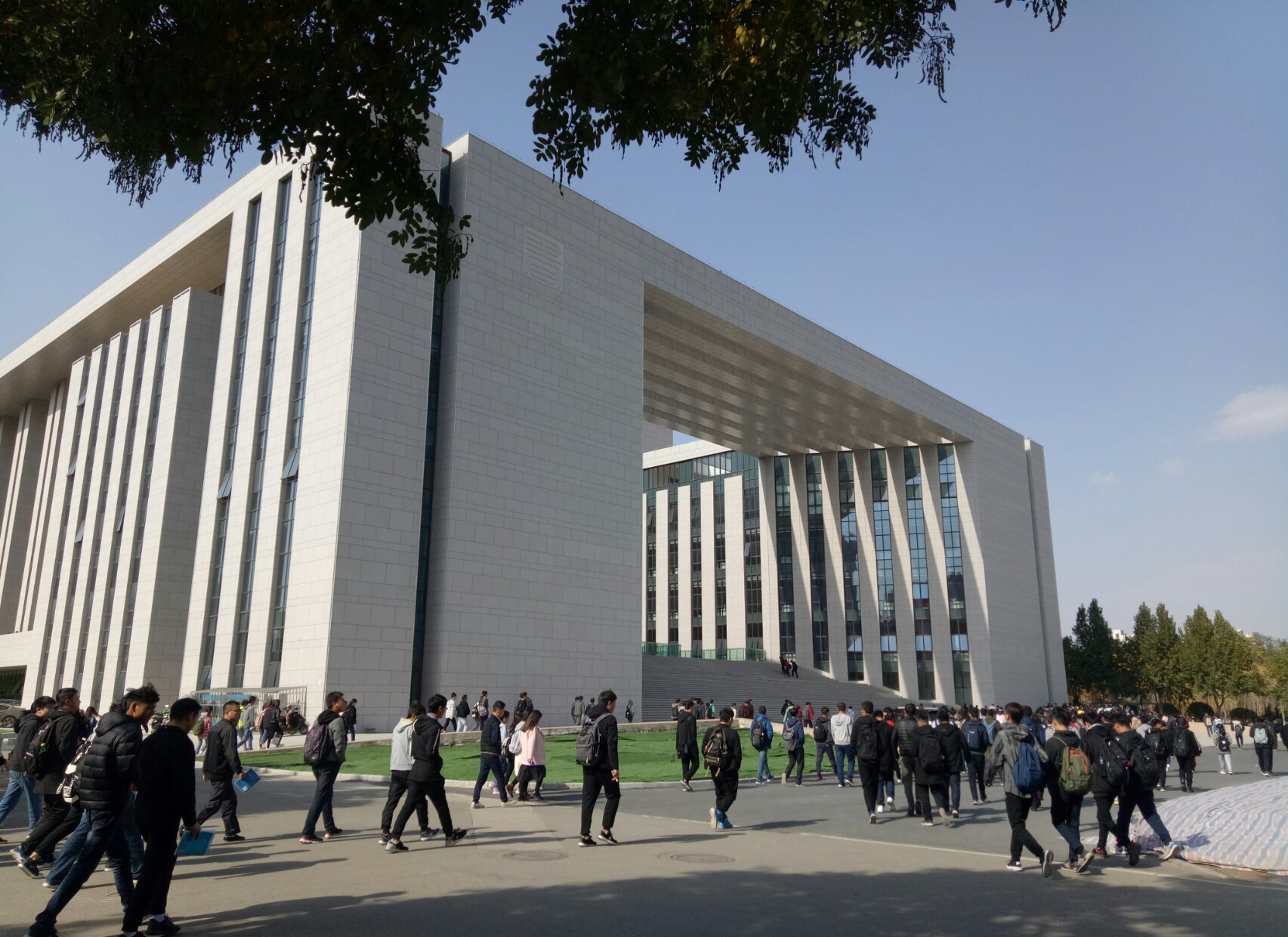  p></p></a> a href="#">兰州理工大学 /a>图书馆的前身为1919年成立的甘肃