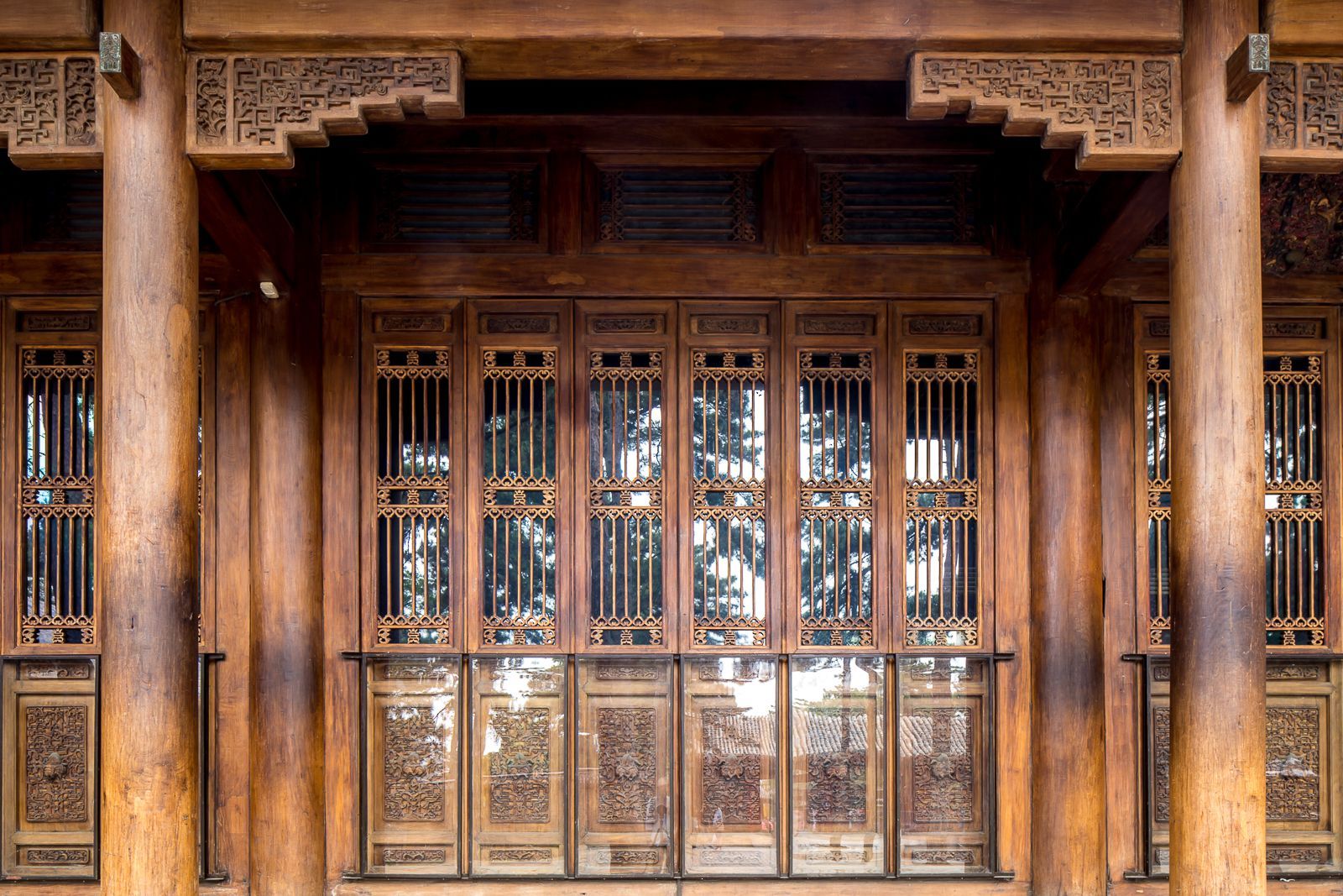  p data-id="gnwhai046e">在承德避暑山庄 a target="_blank" href="