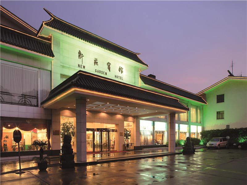  p>上海新苑宾馆(new garden hotel) 建筑在近60亩的土地上,以三层楼