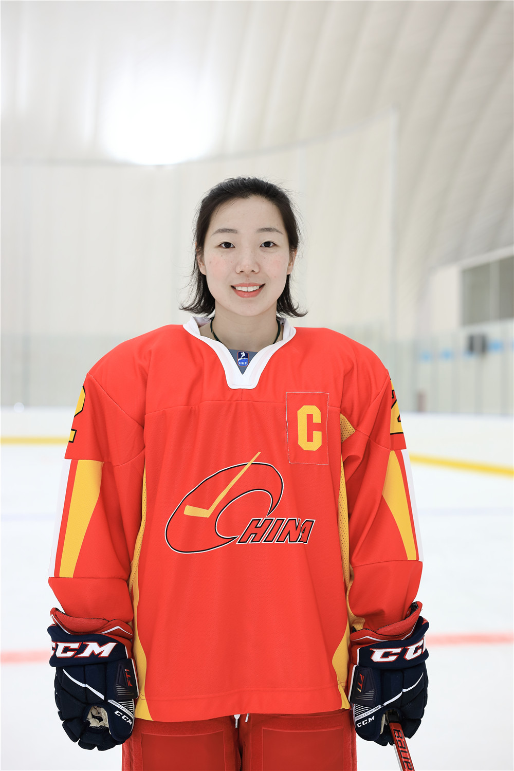 哈尔滨,现任 a target="_blank" href="/item/中国国家女子冰球队