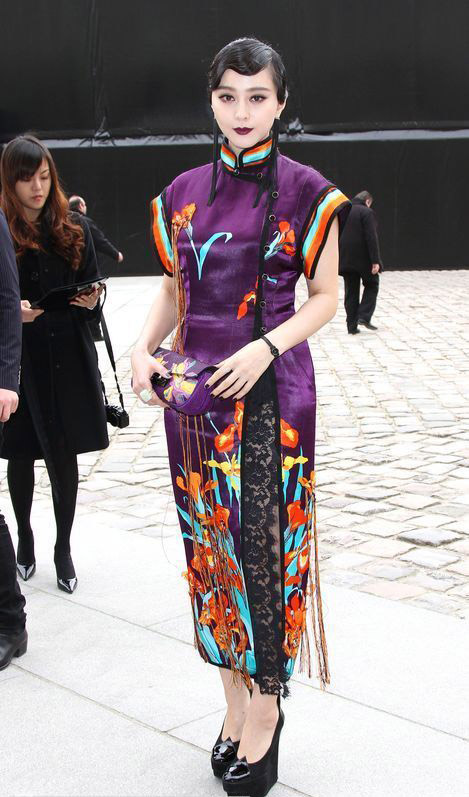  p>旗袍,中国和世界华人女性的传统服装,被誉为中国国粹和女性国服.